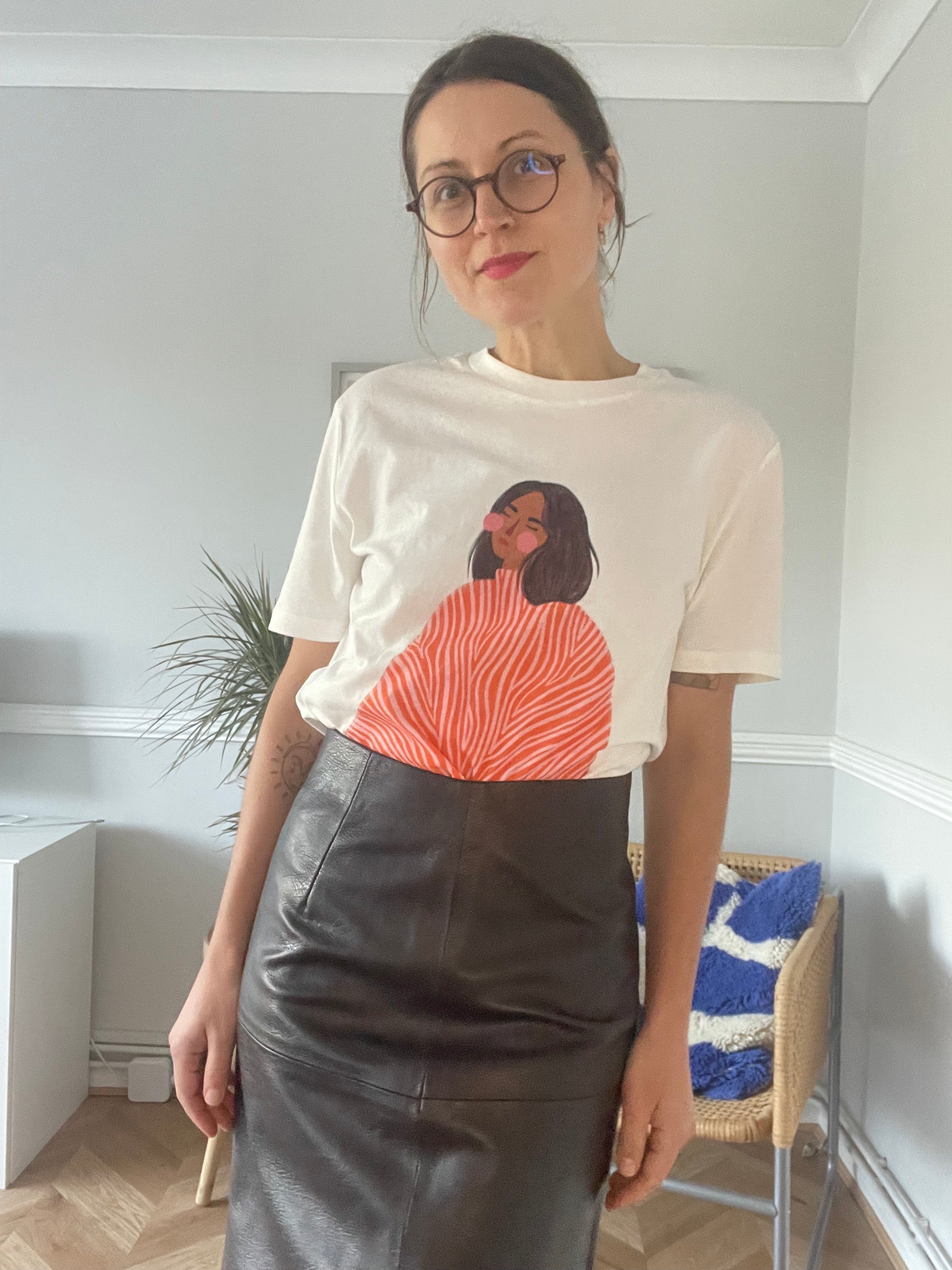 T-SHIRT THE WOMAN WITH THE SWIRLS