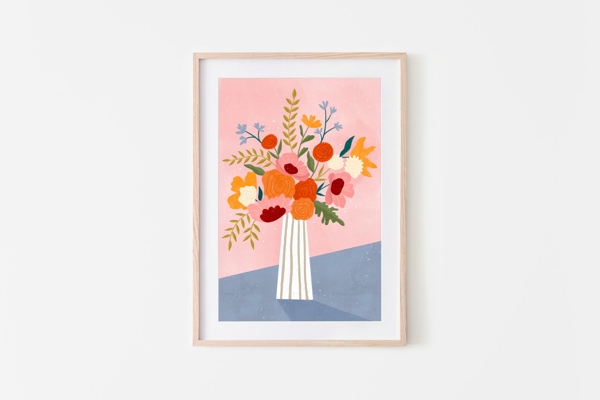 LINE VASE WITH FLOWERS