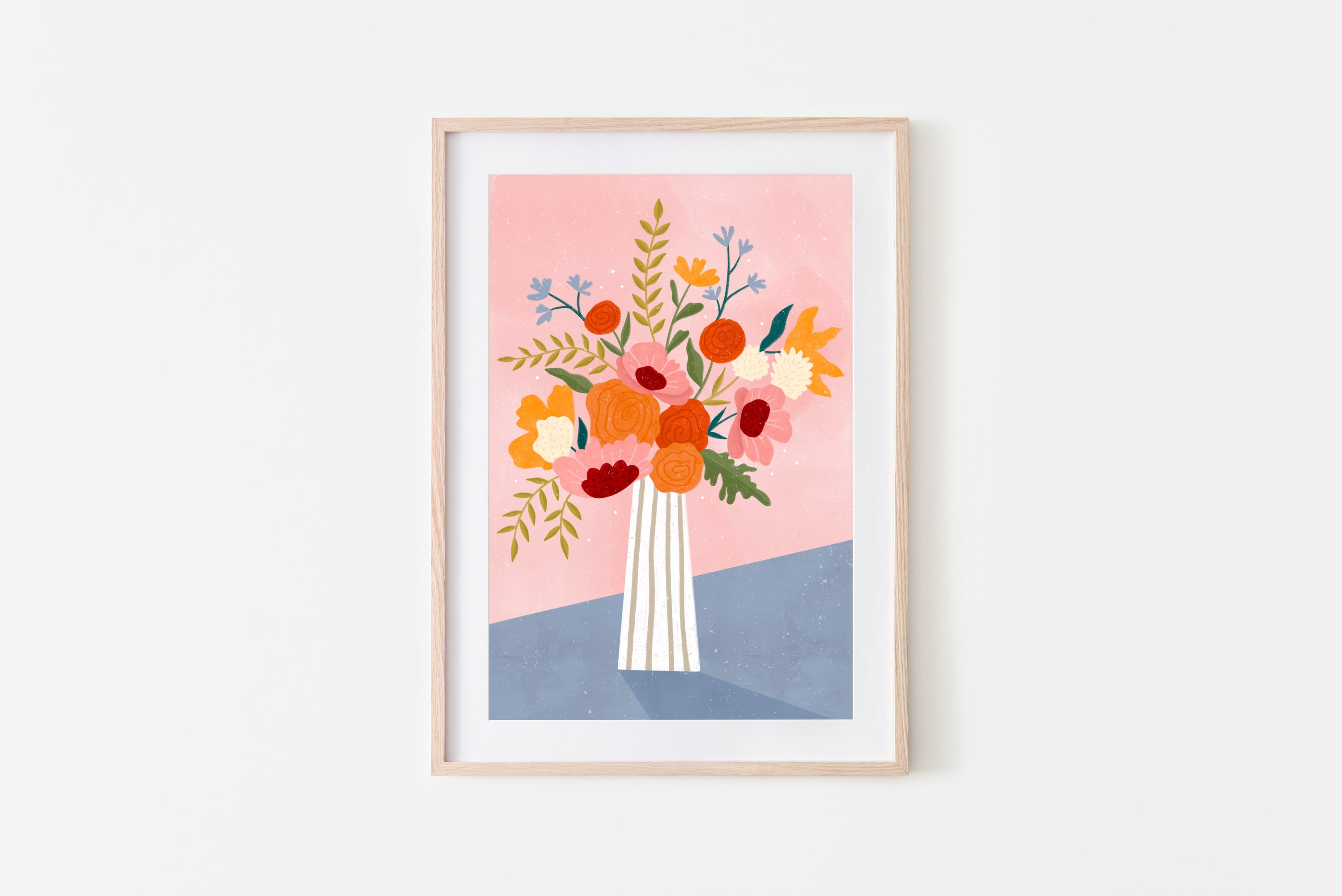 LINE VASE WITH FLOWERS